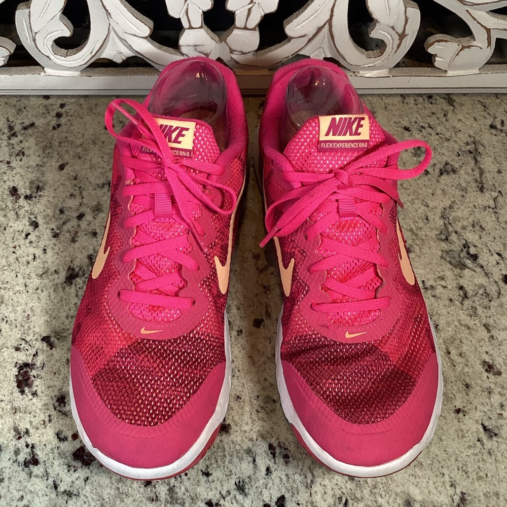 Nike Flex Experience RN4 Pink Athletic Sneakers Size 10